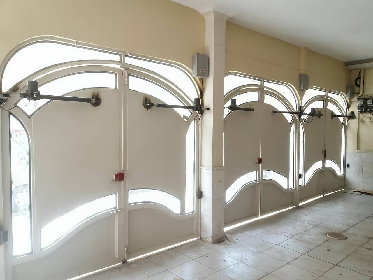 نصب و سفارش جک درب برقی پارکینگ در یزد