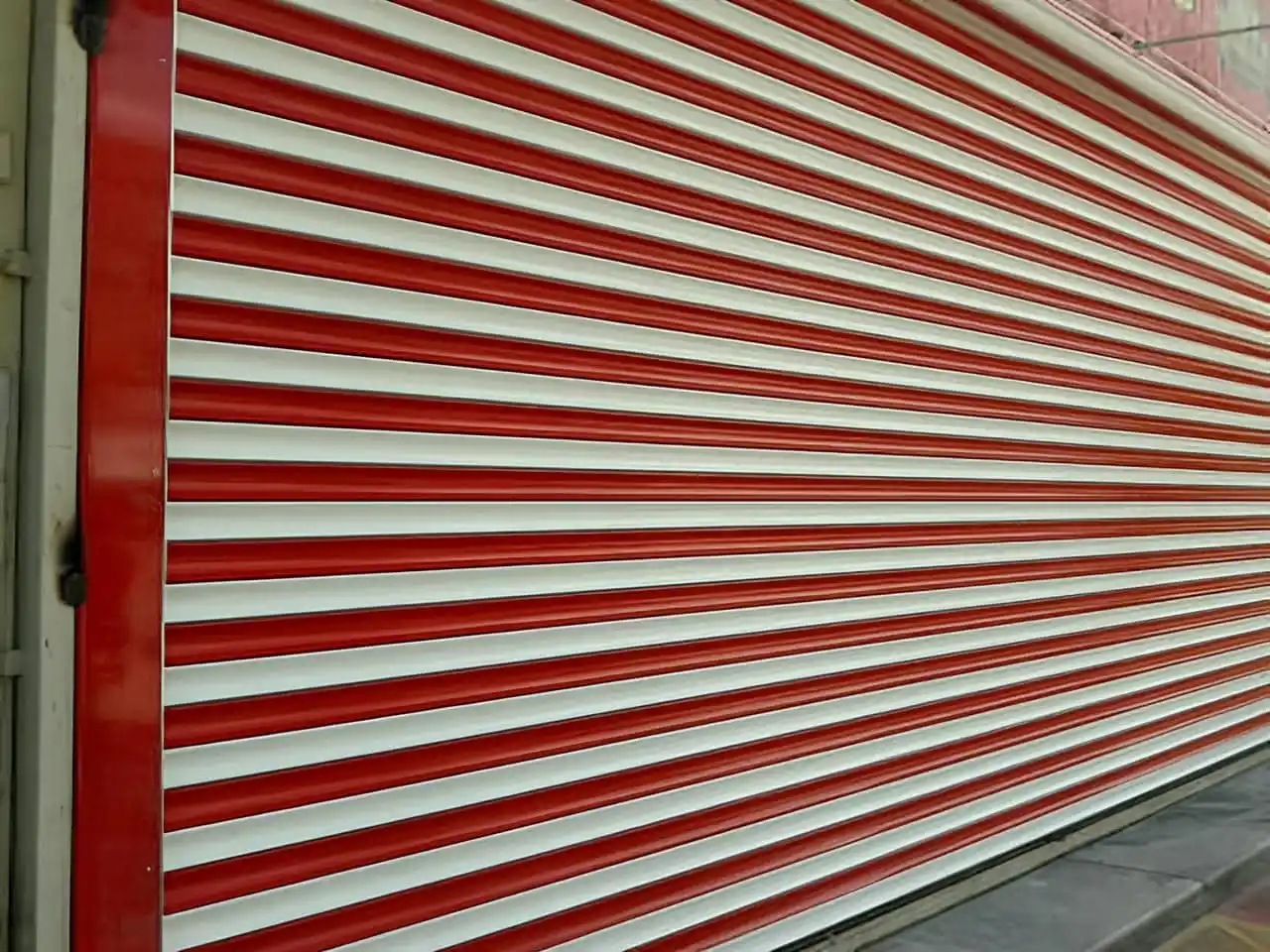 چگونه قیمت کرکره برقی خانه را محاسبه کنیم؟