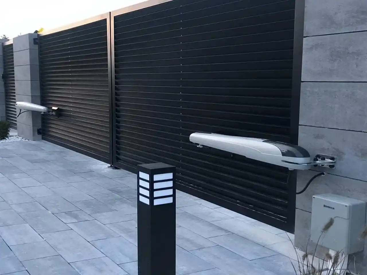 جک درب پارکینگی بازویی در ابرکوه