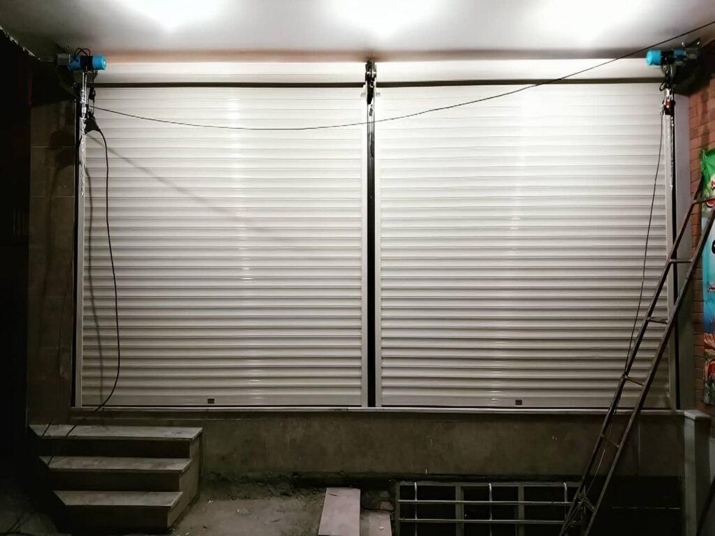 کرکره برقی در اشکنان