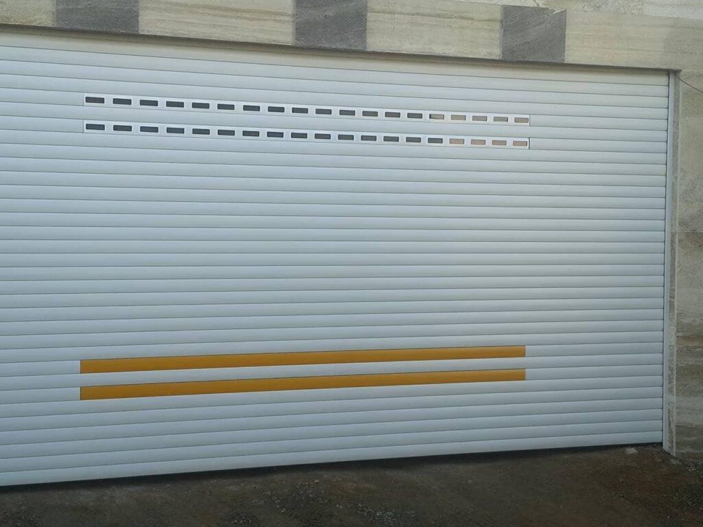 کرکره برقی در ابرکوه