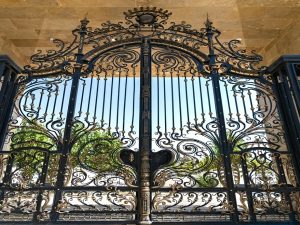 درب آهنی حیاط در خاتم