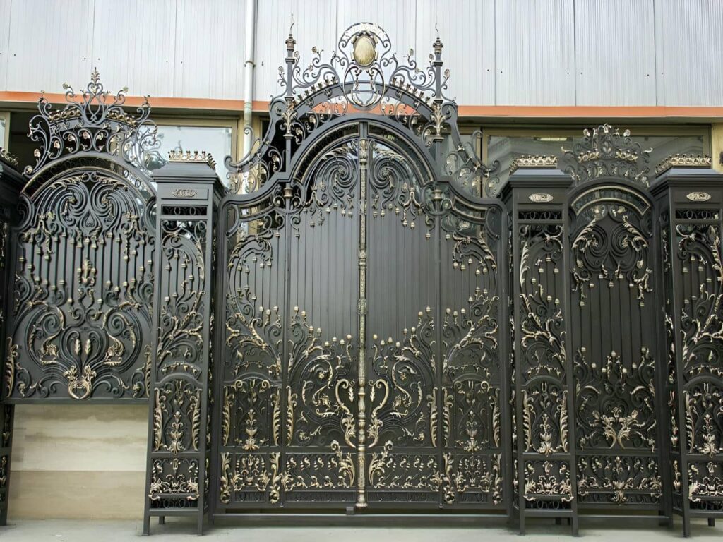 درب آهنی حیاط در تفت درب آهنی حیاط در تفت