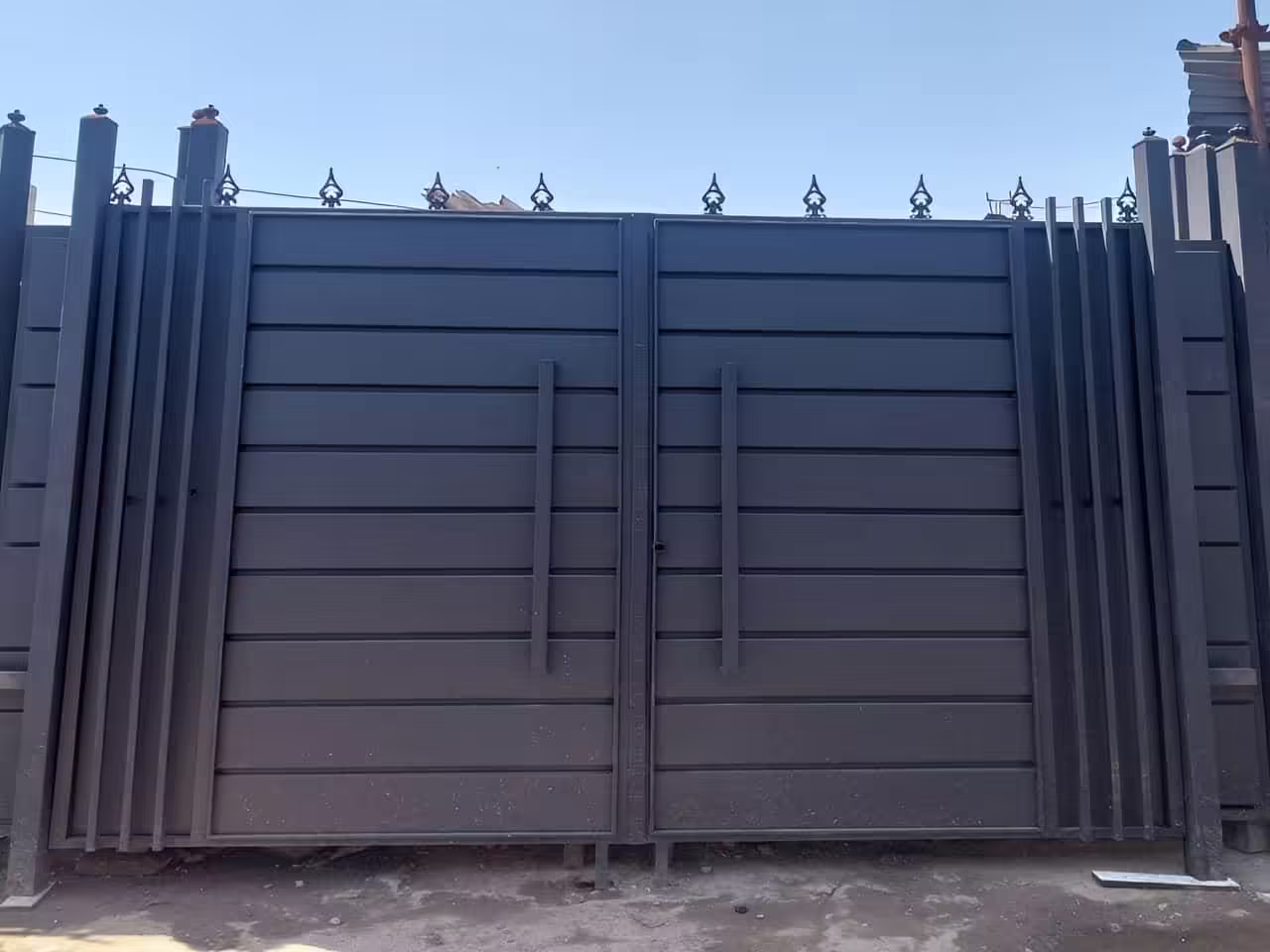 درب آهنی در بافق