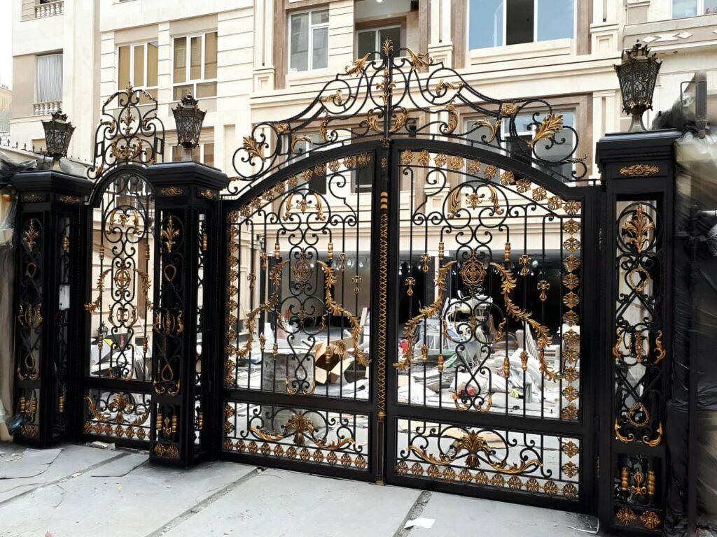 قیمت انواع درب حیاط در بهاباد