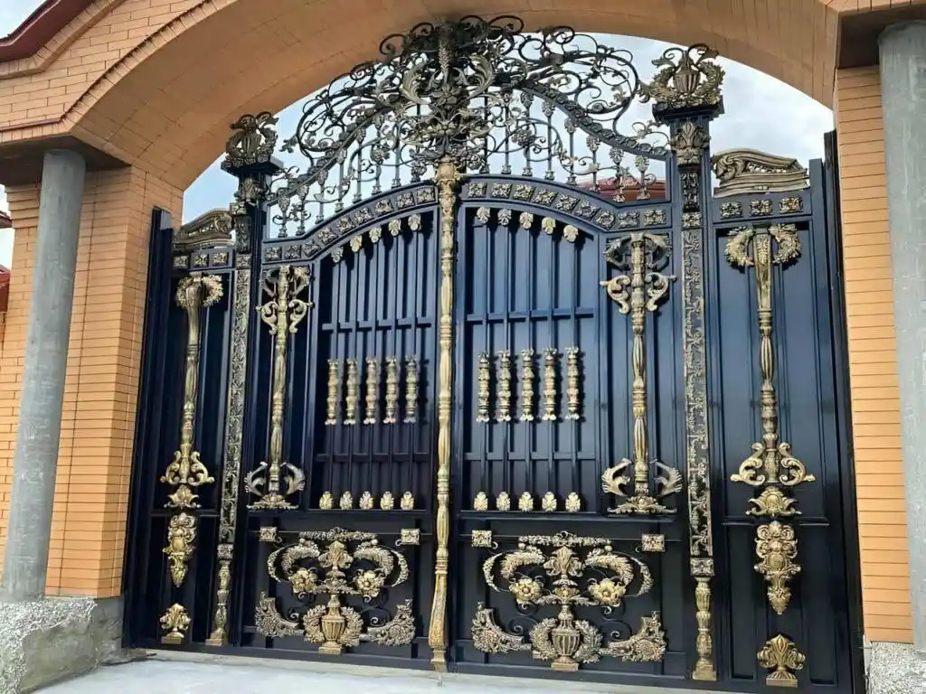 درب ویلایی فرفورژه در اردکان درب ویلایی فرفورژه در اردکان