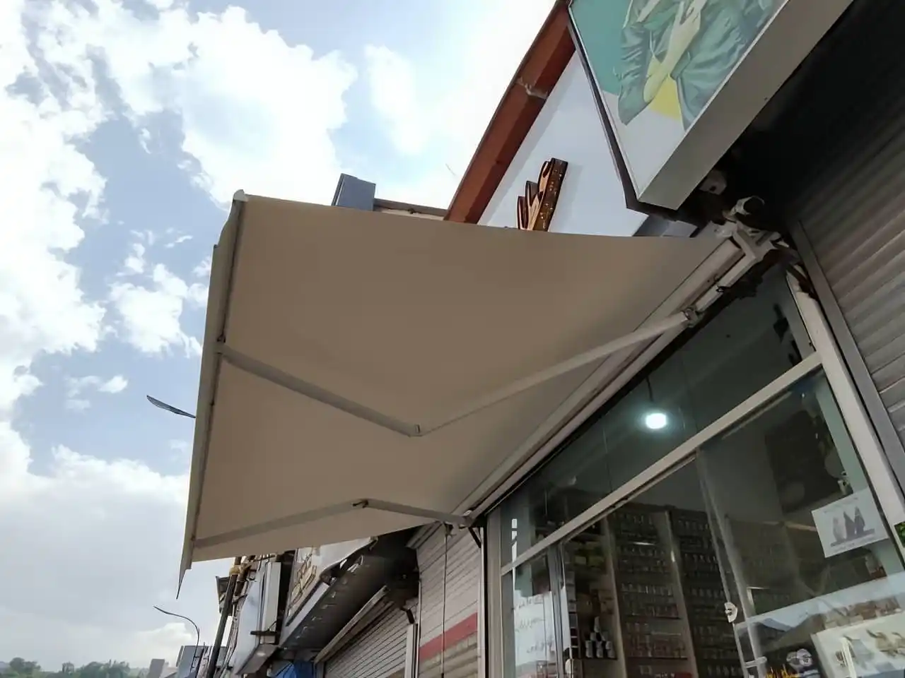 سایبان برقی چتری در بافق