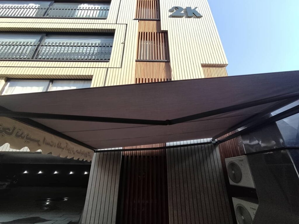 سایبان برقی پارکینگ در شهر اردکان