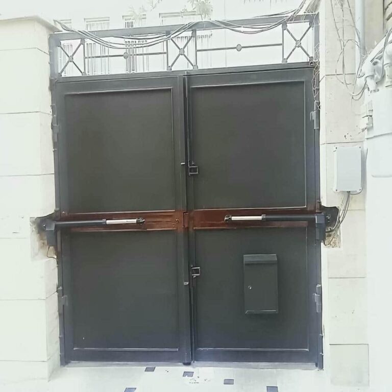رفع مشکل صدای زیاد جک درب پارکینگ یزد با خدمات حرفه‌ای