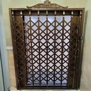 حفاظ آکاردئونی تمام گل دوبل سه جداره تسمه 2.5 سانتی متر در یزد؛ نهایت امنیت و دوام برای ساختمانهای مدرن حفاظ آکاردئونی تمام گل دوبل سه جداره تسمه 2.5 سانتی متر در یزد؛ نهایت امنیت و دوام برای ساختمانهای مدرن