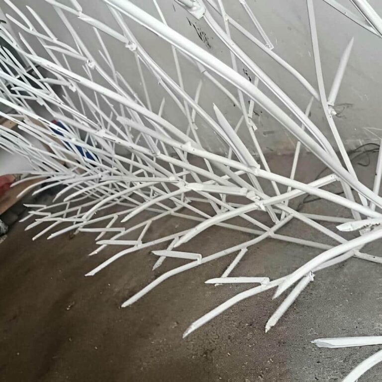 محاسبه قیمت هر متر حفاظ نرده شاخ گوزنی روی دیوار در یزد