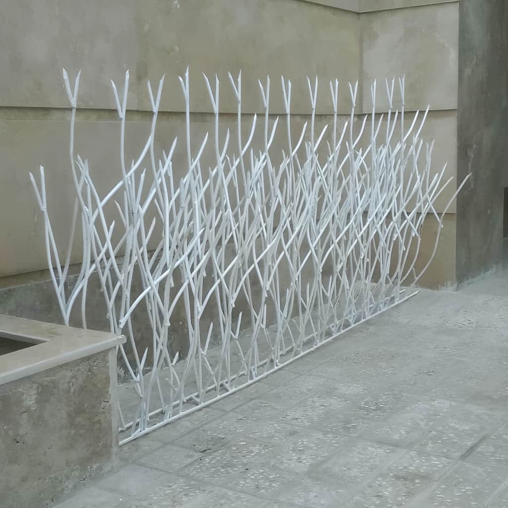 رنگ&zwnj;آمیزی سفید و طلایی حفاظ شاخ گوزنی تراکم 34 در یزد