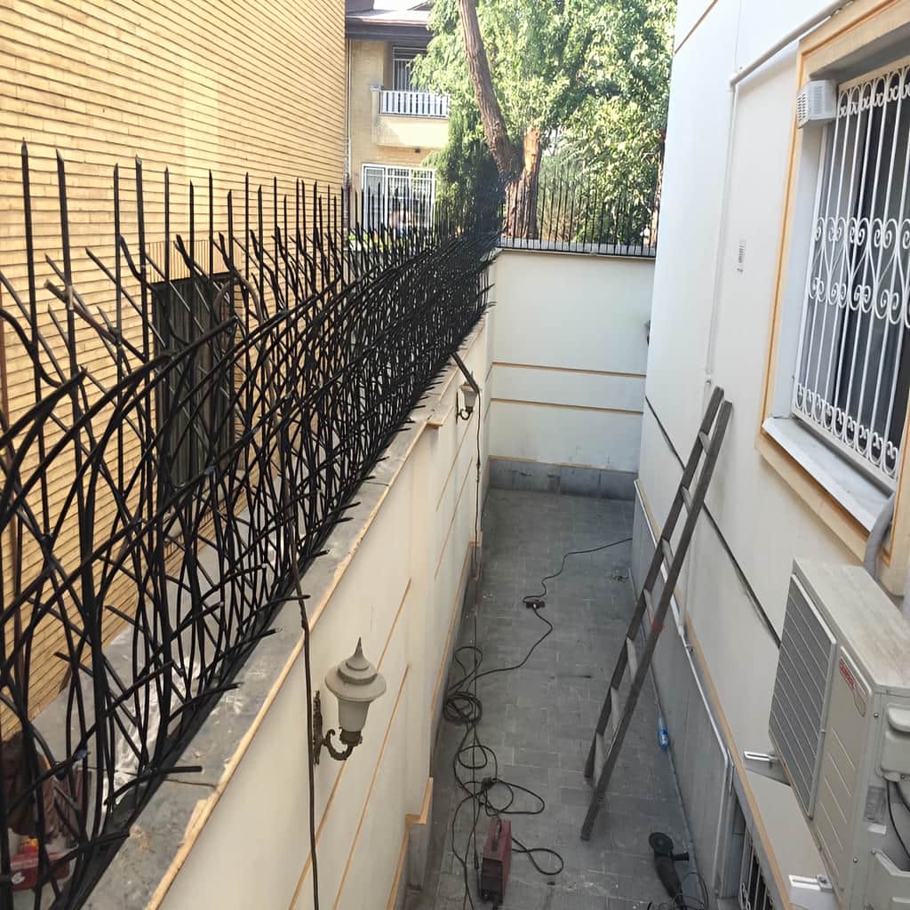 مراحل نصب حفاظ نیزار کارخانه ایمن یزد در شهر یزد