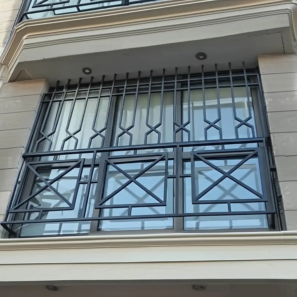 حفاظ پنجره هندسی مدرن در یزد