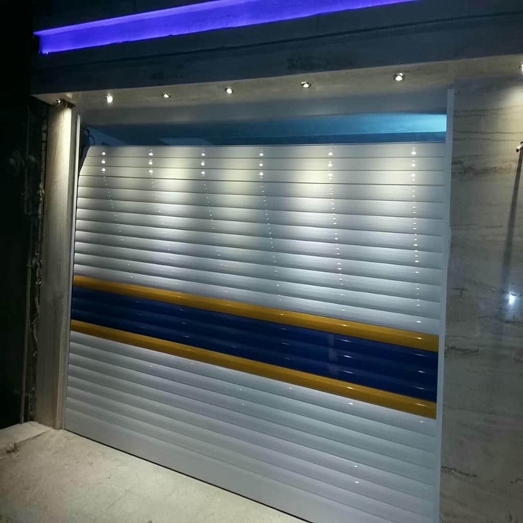 مقایسه کرکره برقی و دستی برای مغازه یزد