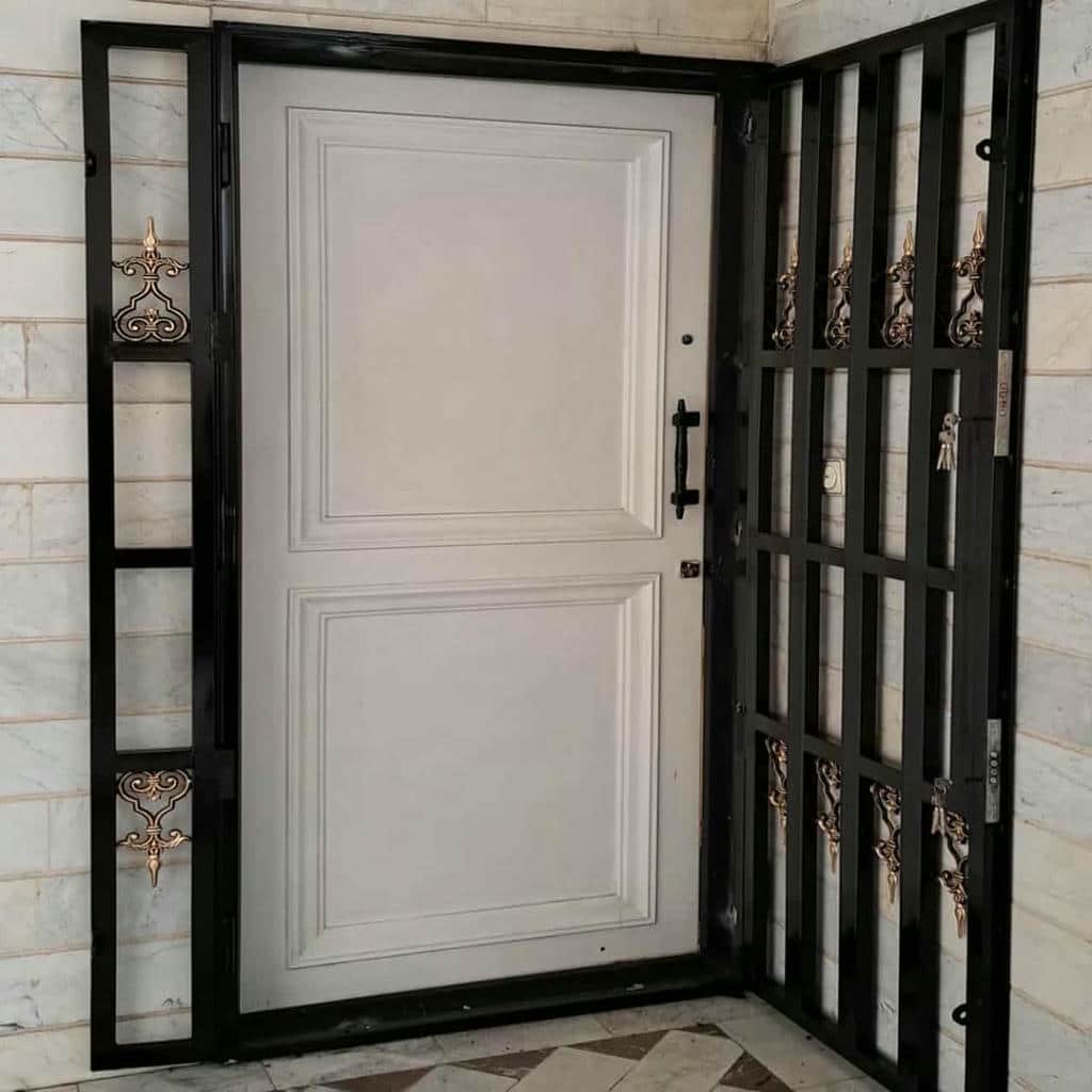 انواع حفاظ درب آپارتمان در یزد