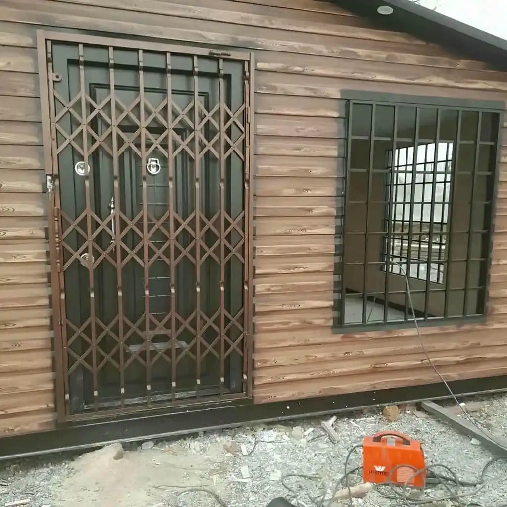 نصب درب آکاردئونی در یزد