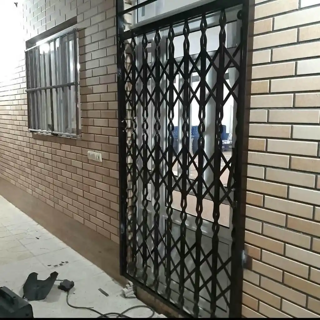 نصب درب آکاردئونی در یزد