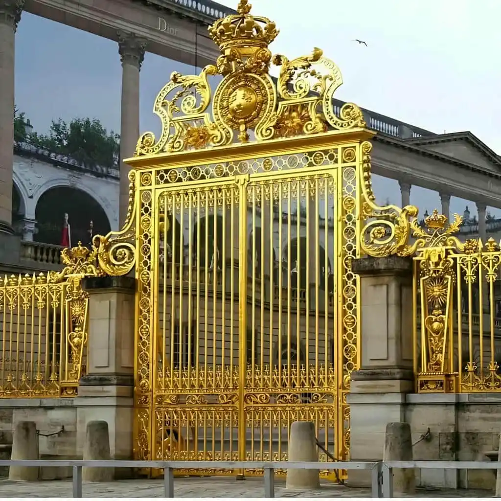 درب فلزی پارکینگ در یزد درب فلزی پارکینگ در یزد