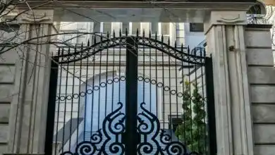 درب حیاط آهنی در یزد