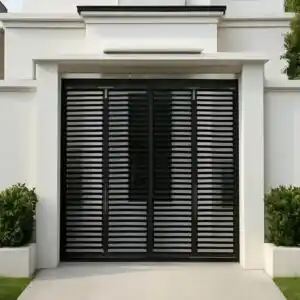 درب مدرن لاینورا در یزد