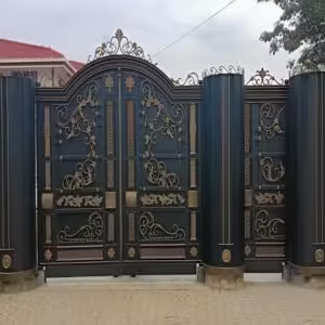 درب آهنی ورودی منزل در یزد