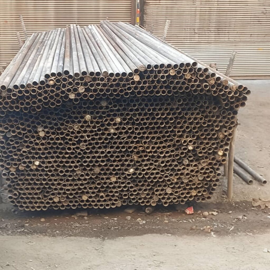 ساخت سازه موقت با لوله داربست در یزد