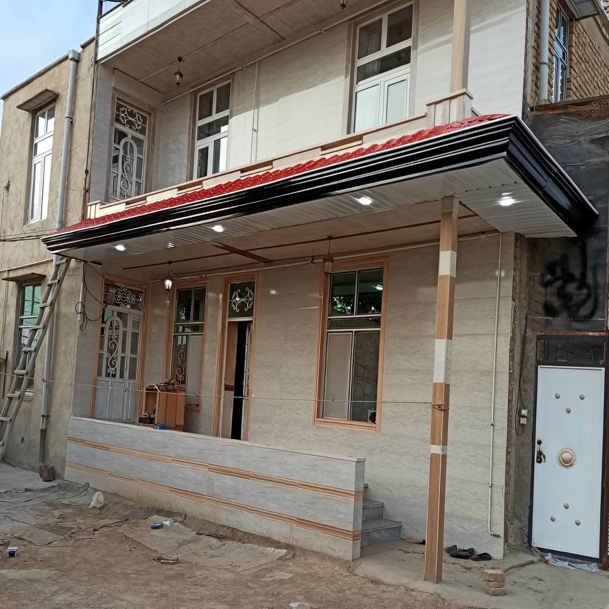 آردواز سردرب ورودی ساختمان یزد برای محافظت از درب ورودی