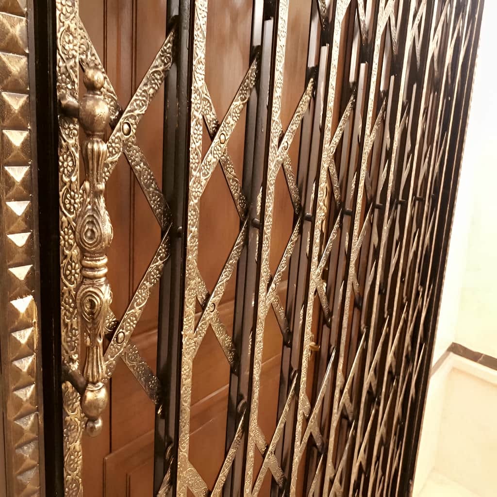 خرید درب آکاردئونی پنج گل دوبل در یزد با انتخاب طرح مناسب