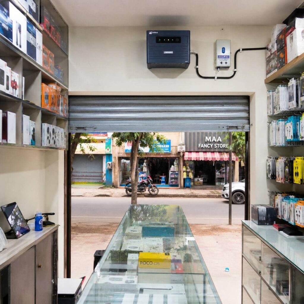 تعمیر کرکره برقی ضد سرقت فروشگاهی و بررسی ریل در یزد