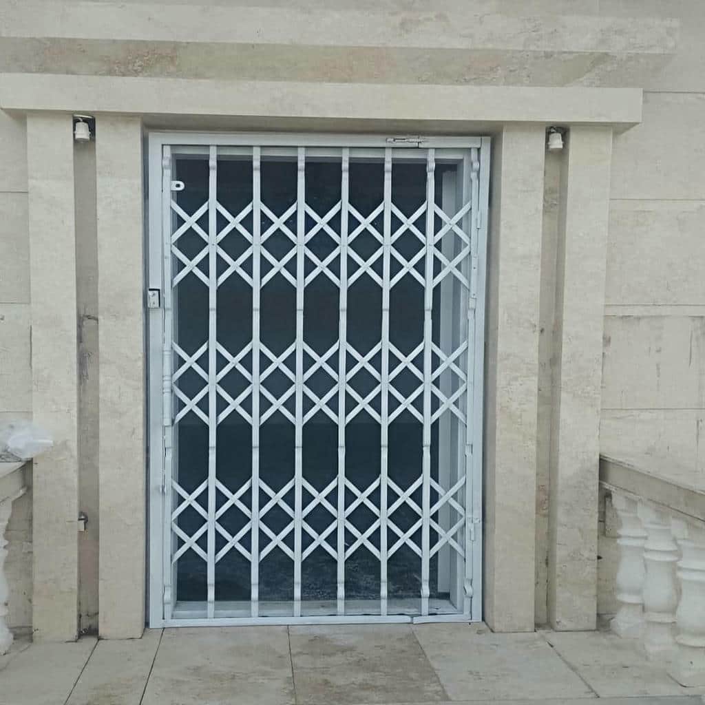 خرید حفاظ پشت درب آپارتمان ریلی در یزد با انتخاب نمونه مناسب