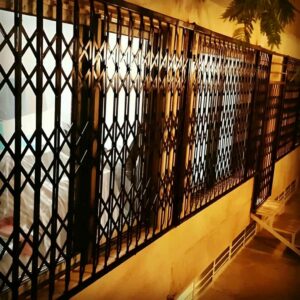 11 مدل درب آکاردئونی طرح دار لوزی در یزد