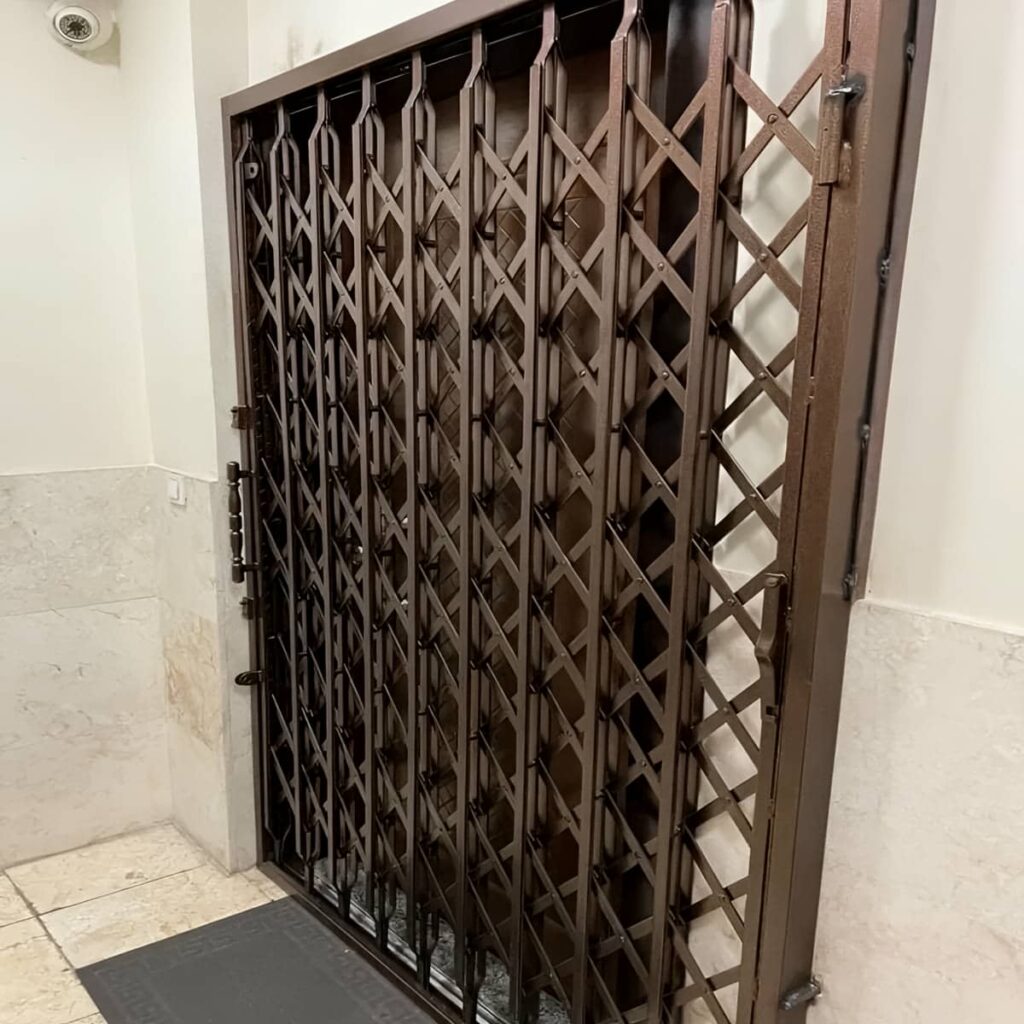 خرید درب حفاظ فلزی ورودی واحد در یزد با انتخاب طرح مناسب خرید درب حفاظ فلزی ورودی واحد در یزد با انتخاب طرح مناسب