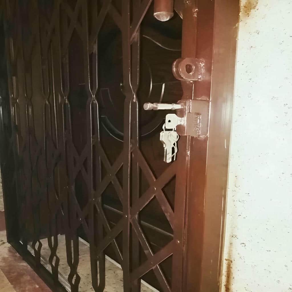 خرید درب آکاردئونی ضد سرقت آپارتمان در یزد با انتخاب طرح مناسب