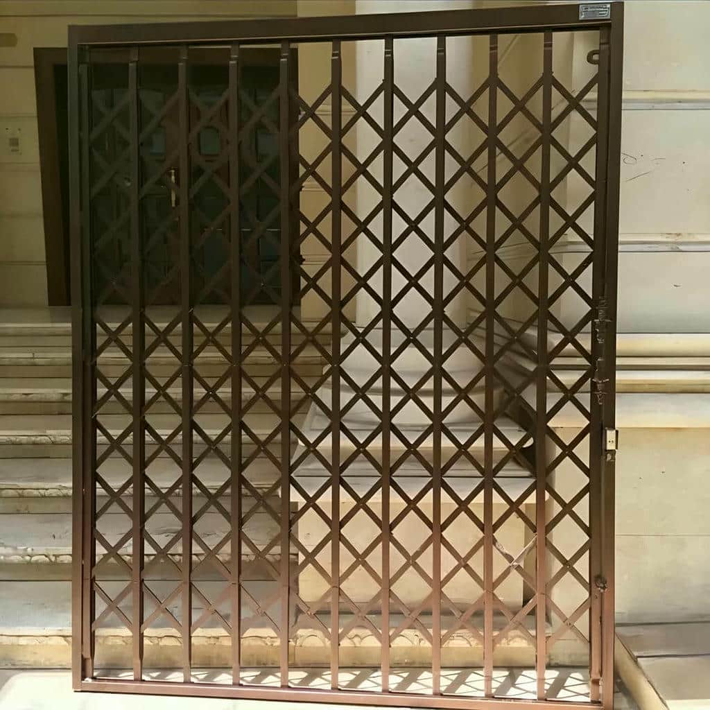 خرید حفاظ درب ضد سرقت فلزی در یزد با انتخاب مدل مناسب خرید حفاظ درب ضد سرقت فلزی در یزد با انتخاب مدل مناسب