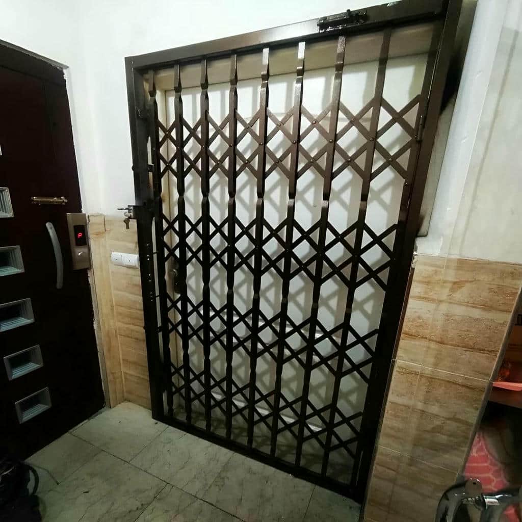 قیمت درب آکاردئونی مشکی طلایی در یزد بر اساس مشخصات سفارش