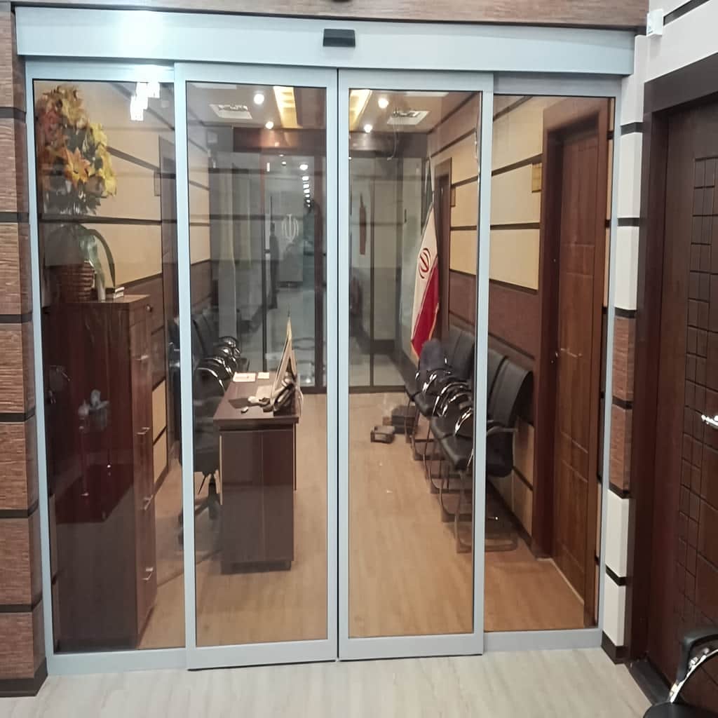 خرید درب شیشه ای اتوماتیک کشویی دو لت در یزد خرید درب شیشه ای اتوماتیک کشویی دو لت در یزد