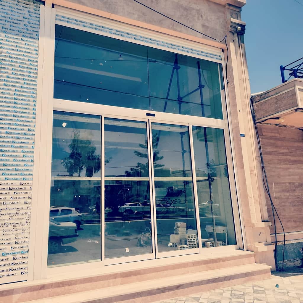 خدمات درب اتوماتیک شیشه ای پرتردد مجتمع در یزد