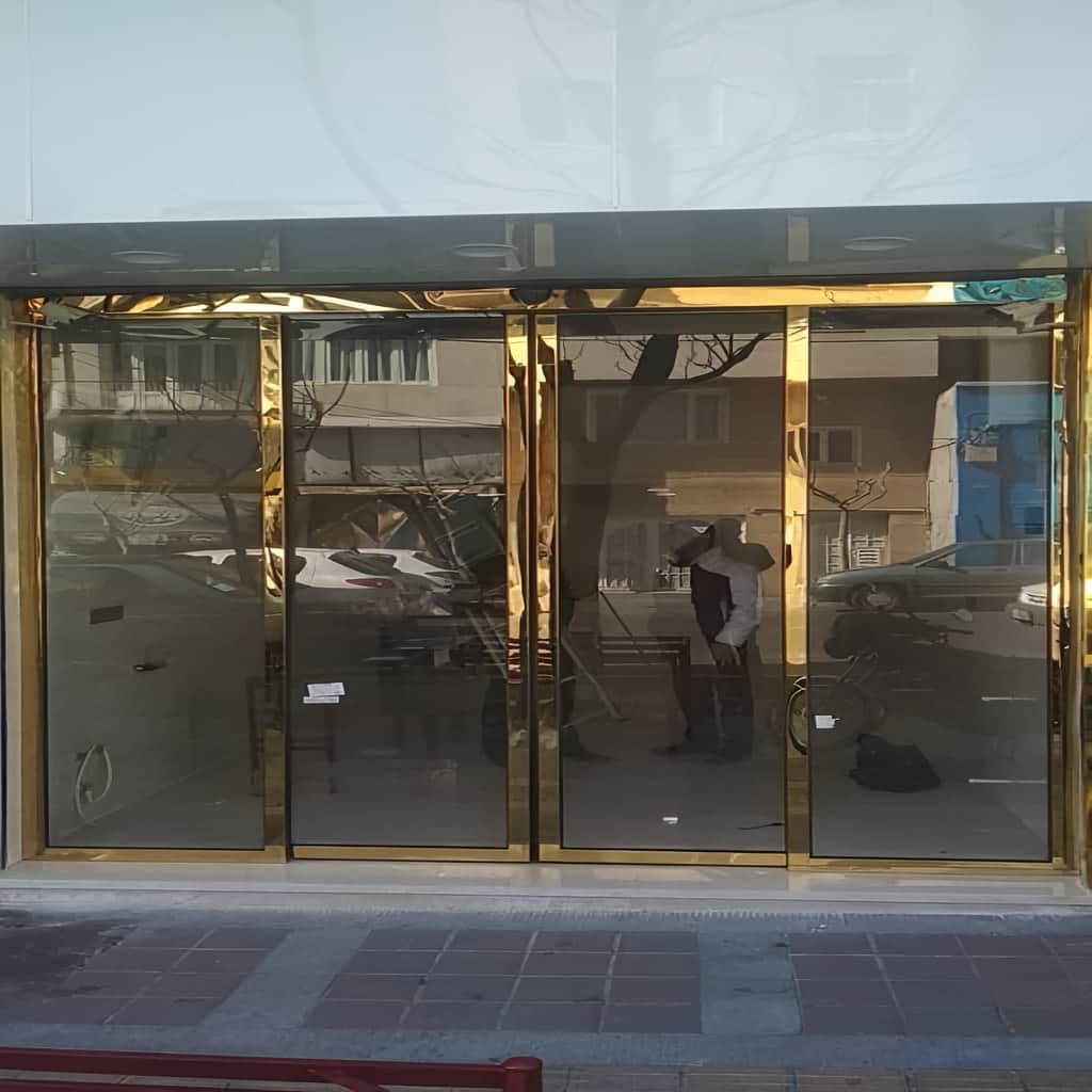 خرید درب اتوماتیک شیشه ای لولایی سنسوردار در یزد خرید درب اتوماتیک شیشه ای لولایی سنسوردار در یزد