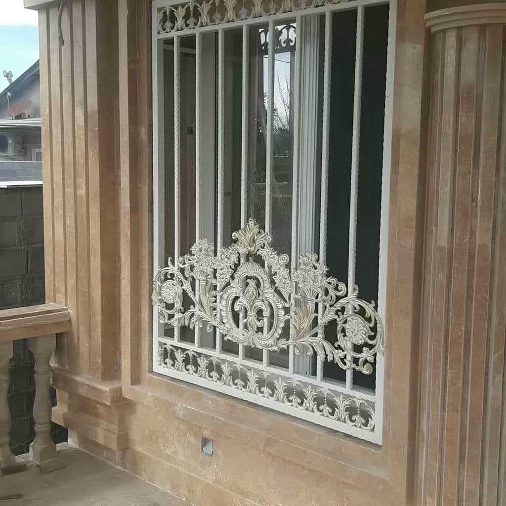 قیمت حفاظ پنجره فرفورژه گل نرده بر اساس سفارش در یزد