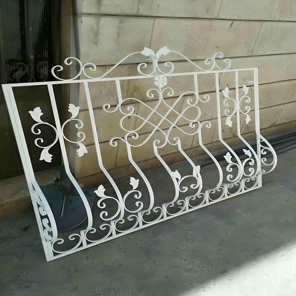 خرید نرده پنجره فرفورژه گل دار برای ساختمان در یزد