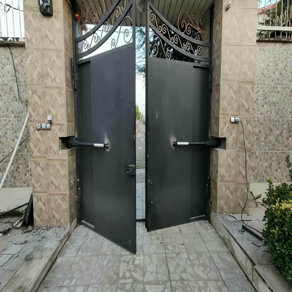 تعمیر درب اتوماتیک ریلی حیاط و بررسی موتور در یزد
