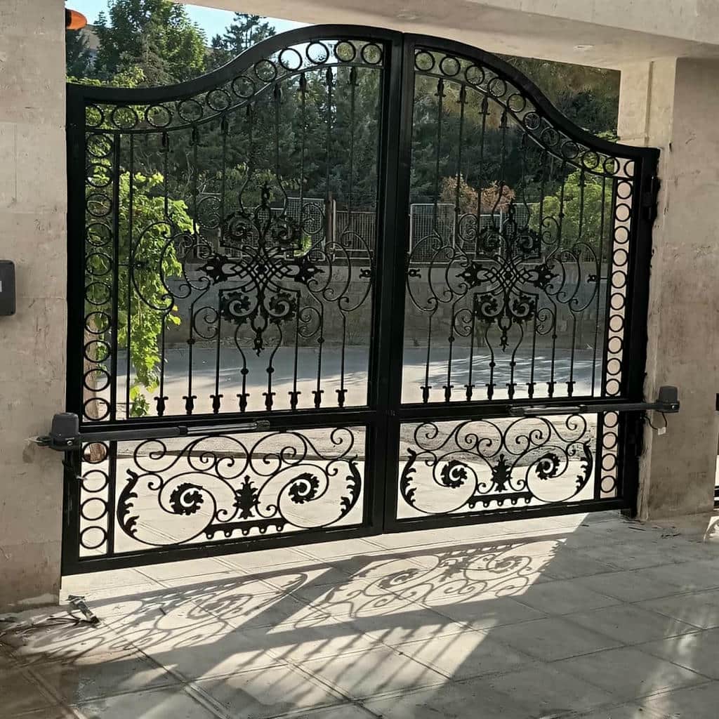 اجرای جک درب پارکینگ الکترومکانیک خانگی با تنظیم برد در یزد