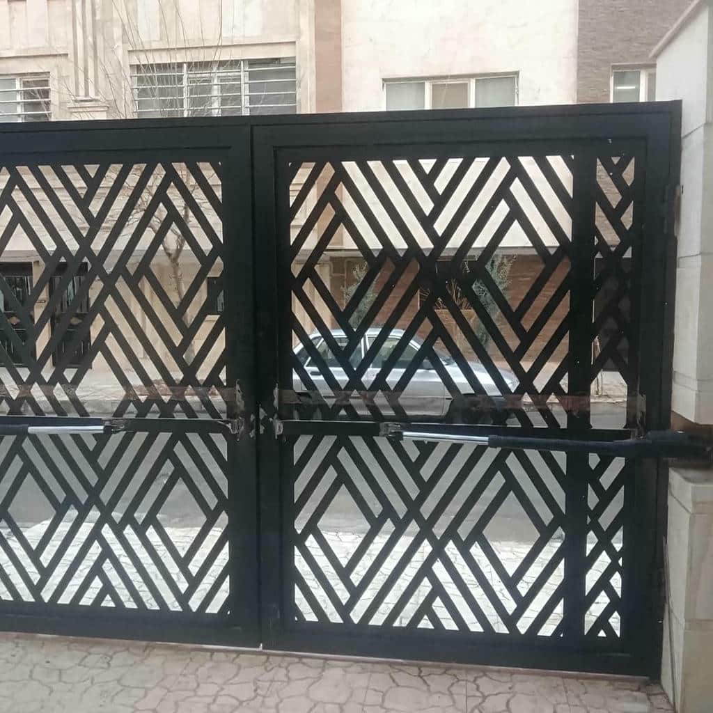 خدمات جک درب حیاط دو لنگه سنگین با تنظیم برد فرمان در یزد خدمات جک درب حیاط دو لنگه سنگین با تنظیم برد فرمان در یزد