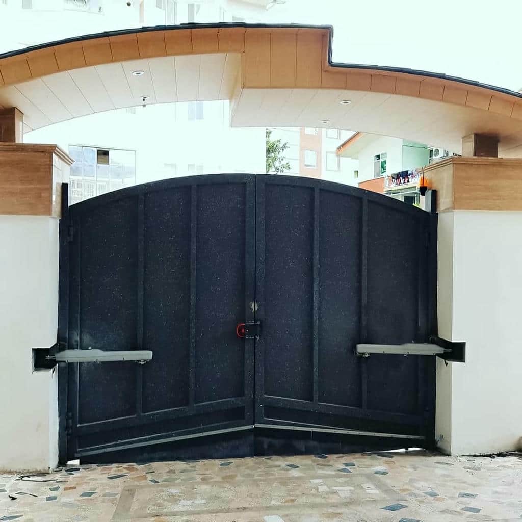 اجرای موتور جک پارکینگی بازویی با تنظیم زاویه بازشو در یزد اجرای موتور جک پارکینگی بازویی با تنظیم زاویه بازشو در یزد