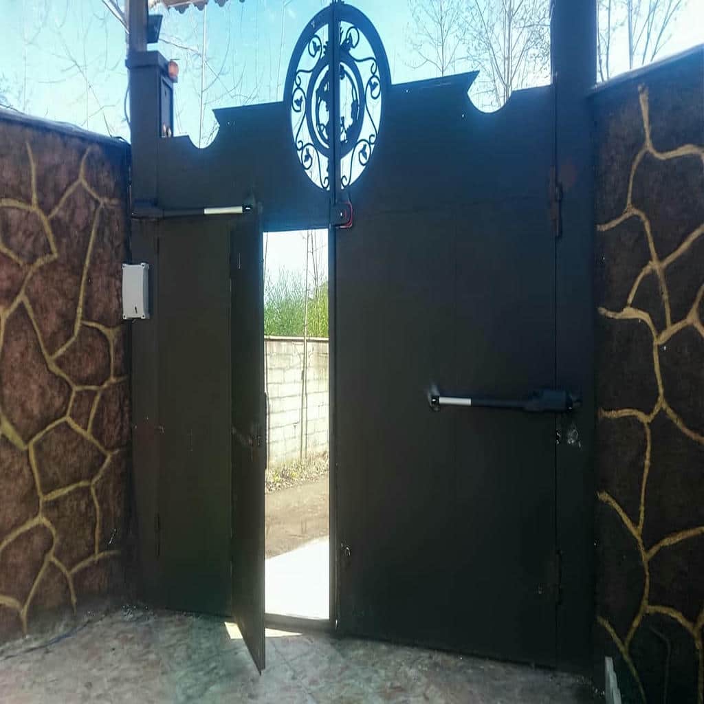 تعمیر جک درب دو لنگه و بررسی موتور و گیربکس در یزد