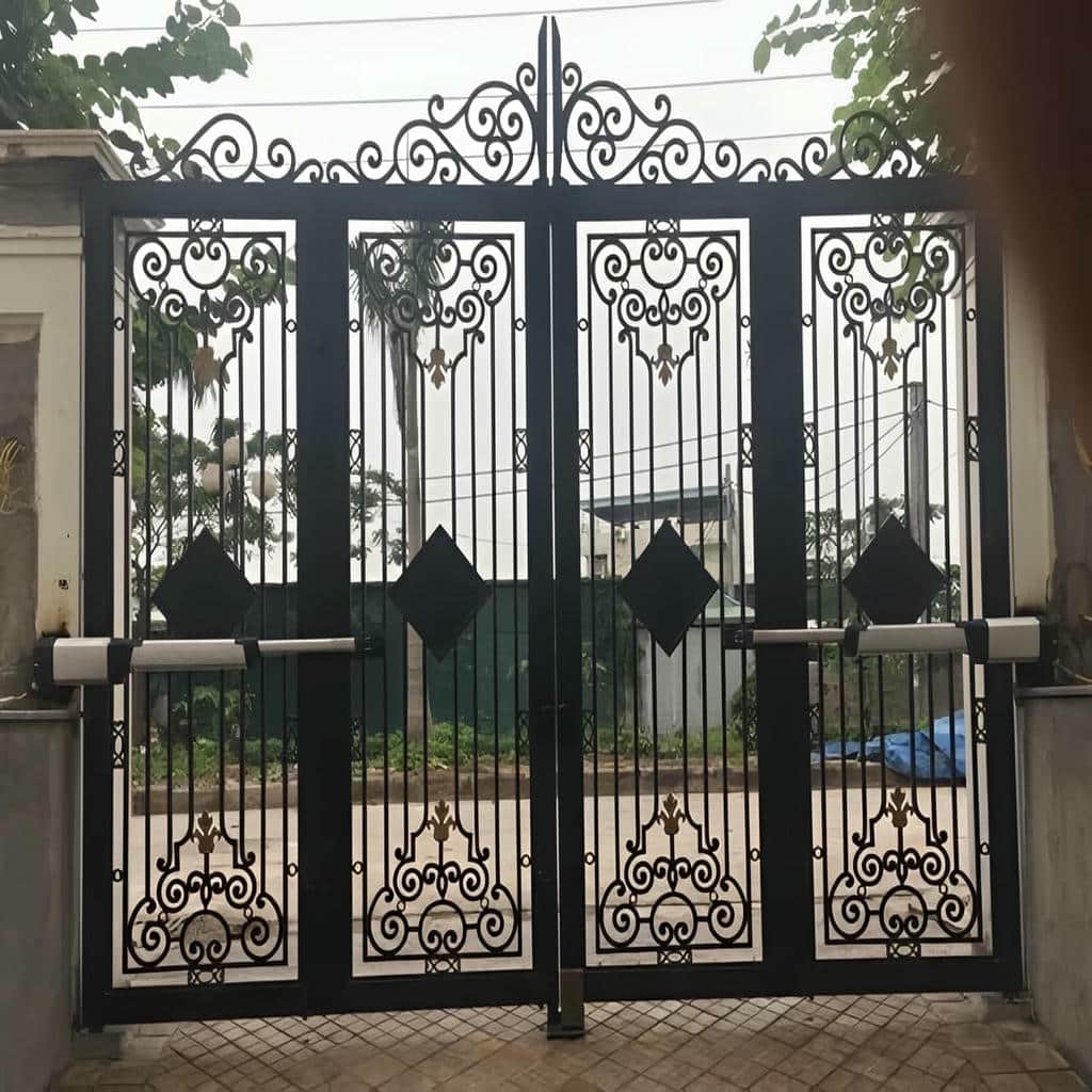 فروش جک درب حیاط دو لنگه سنگین مناسب ورودی ساختمان در یزد فروش جک درب حیاط دو لنگه سنگین مناسب ورودی ساختمان در یزد