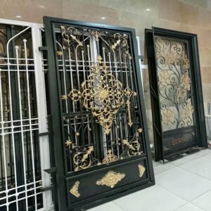 8 طرح درب فلزی دو لنگه پارکینگ در یزد