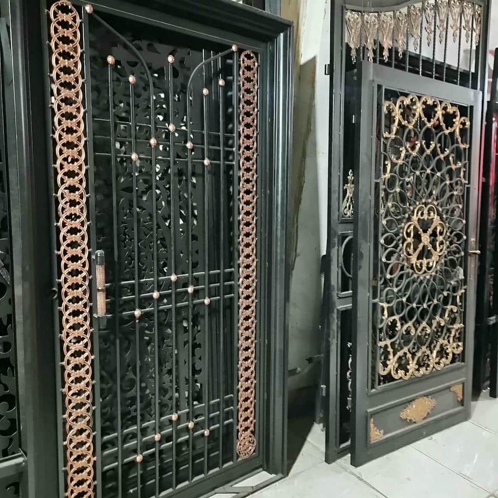 خدمات نصب درب حیاط ویلایی قوسی برای پروژههای یزد خدمات نصب درب حیاط ویلایی قوسی برای پروژههای یزد