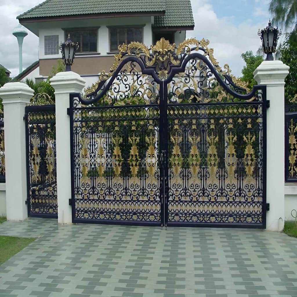 خدمات نصب درب پارکینگ شاسی فلزی تقویت‌شده در یزد